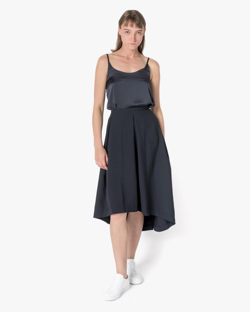 Piece of Ring Pleated Midi-Skirt in Black Blue