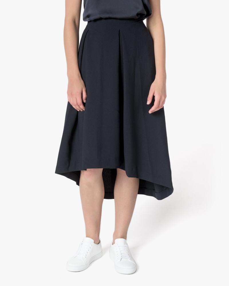 Piece of Ring Pleated Midi-Skirt in Black Blue